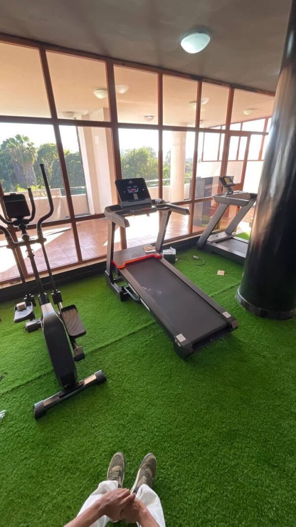 Adidas T19 treadmill - Image 4