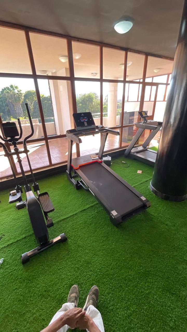 Adidas T19 treadmill - Image 4