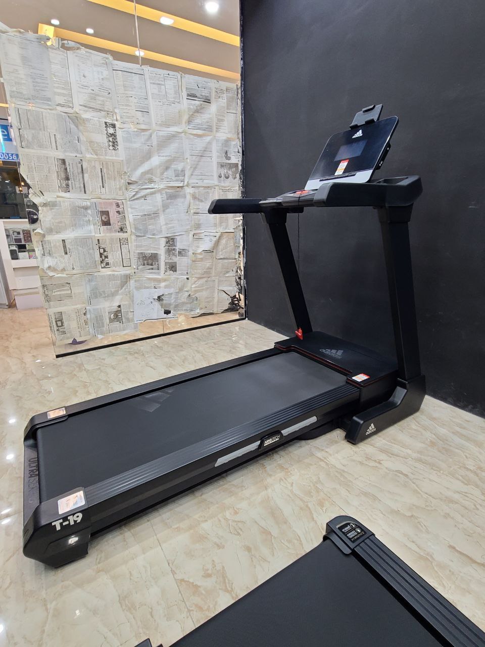 Adidas T19 treadmill - Image 3