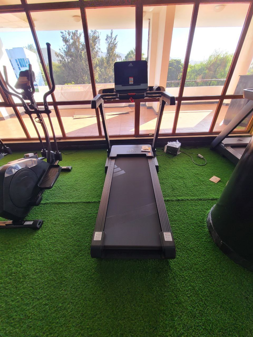 Adidas T19 treadmill - Image 8