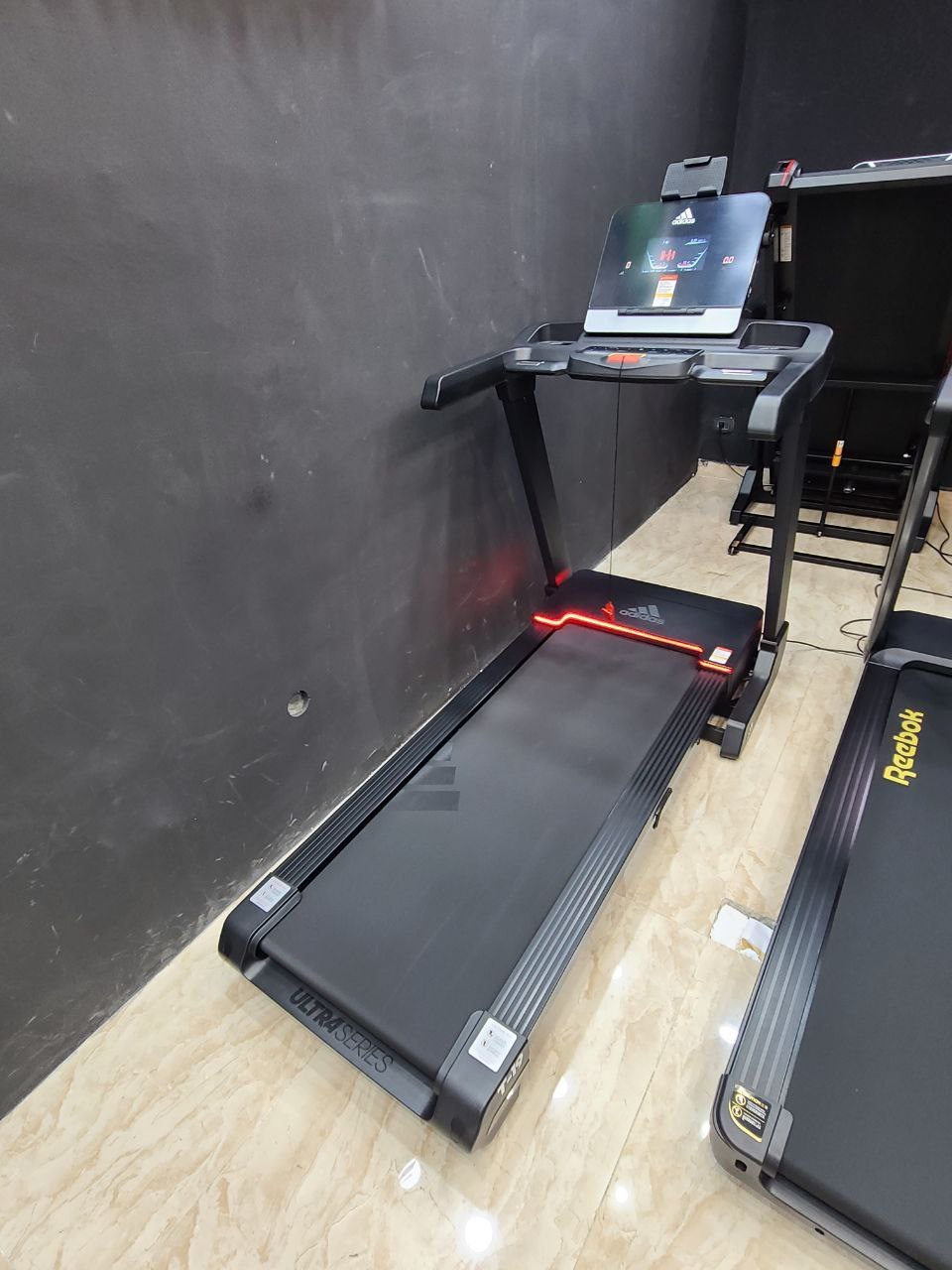Adidas T19 treadmill - Image 7